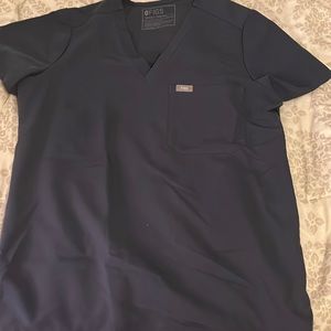 Figs Catalina one pocket top. Night sky color (gray blue). Size small.